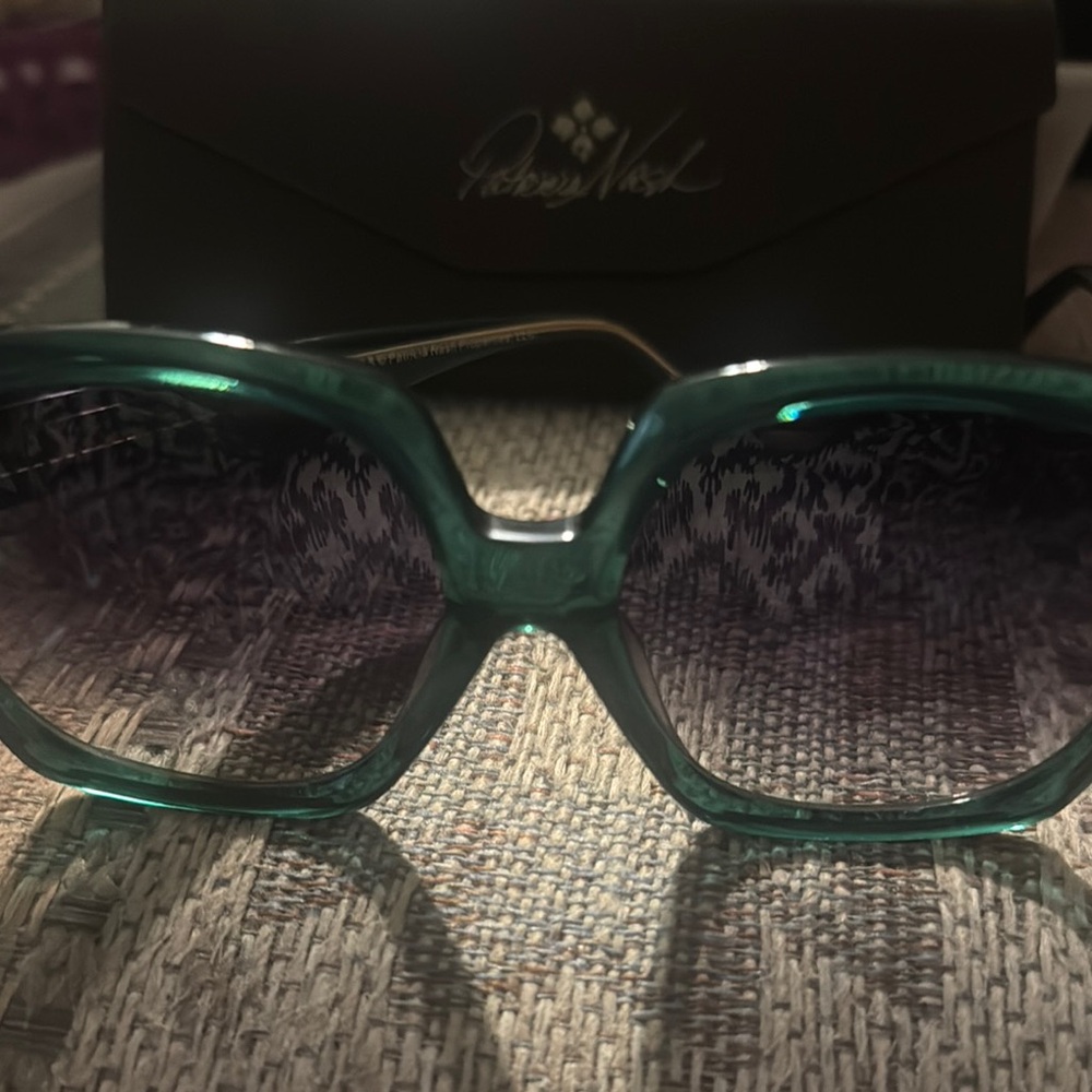 Patricia Nash Green Oversized Sunglasses